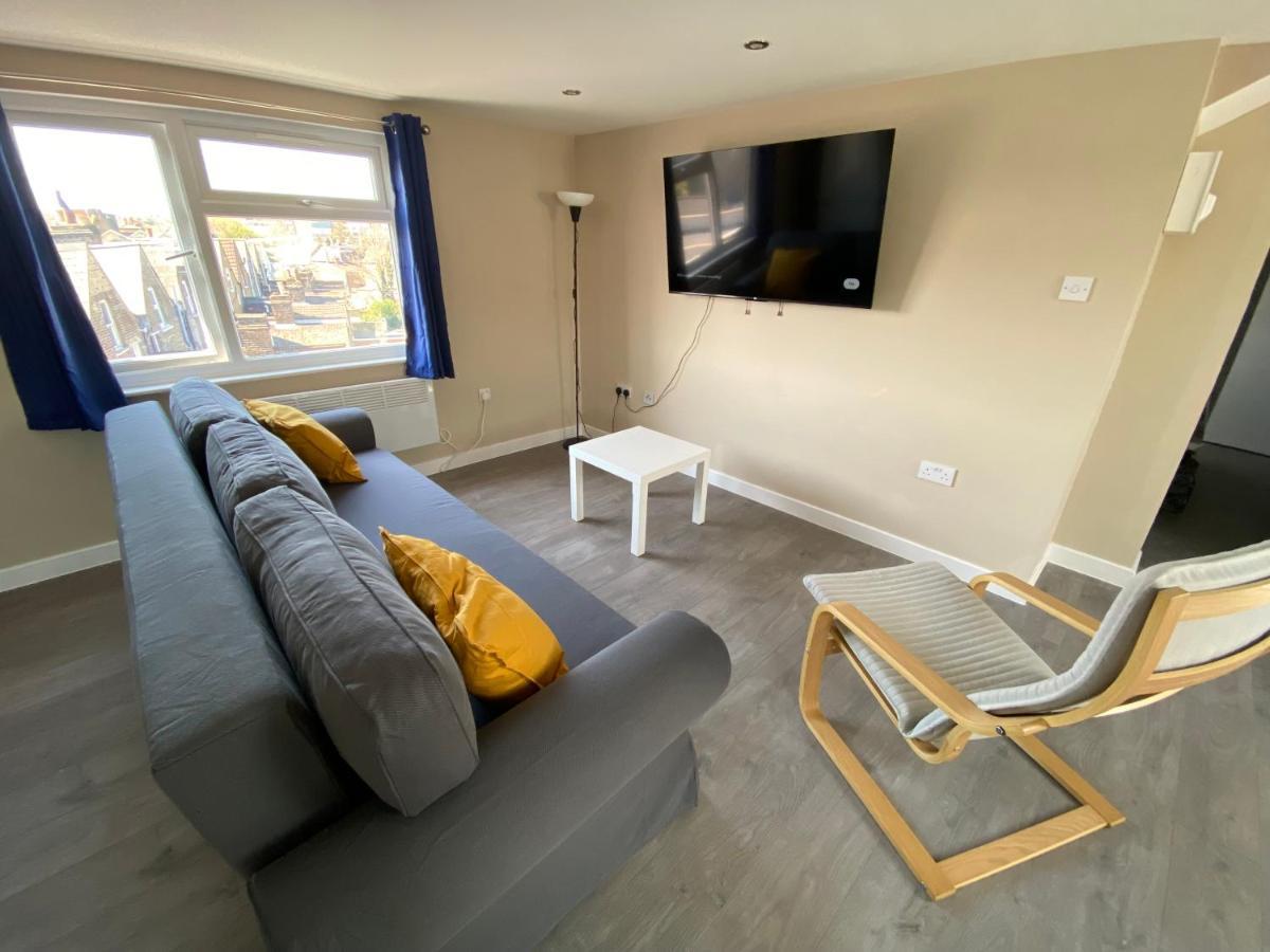 Stunning 1 Bedroom Flat In Wood Green London Exterior photo